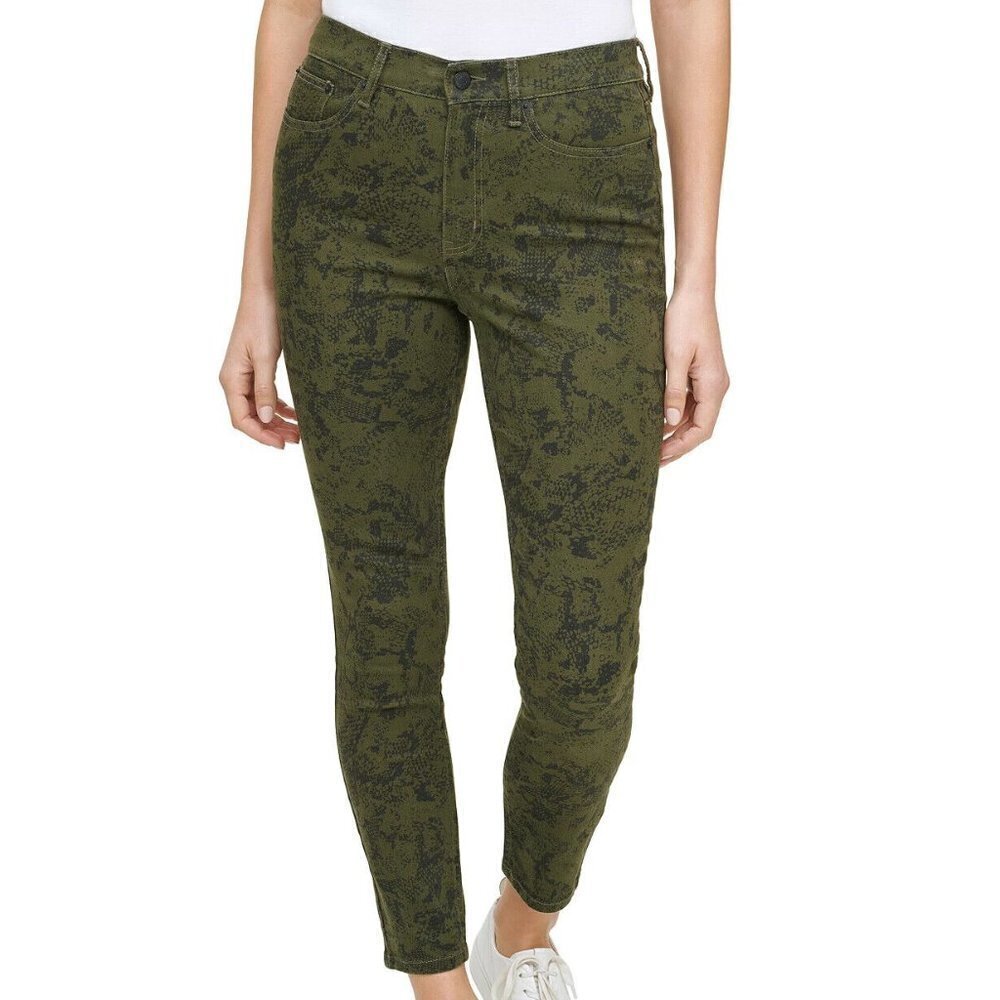 𝅺JR72 Calvin Klein Jeans Camo-Print Cropped Skinny Pants Size 28 x 27